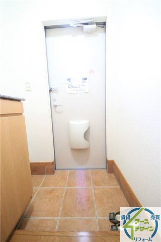 クリスタルビラの玄関|※類似部屋