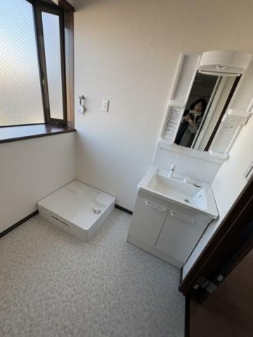 東久留米市本町貸家 の独立洗面台