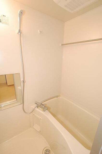 ステージファースト西川口の浴室