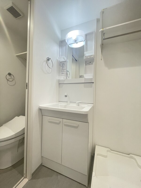 robot home 千住大橋の独立洗面台