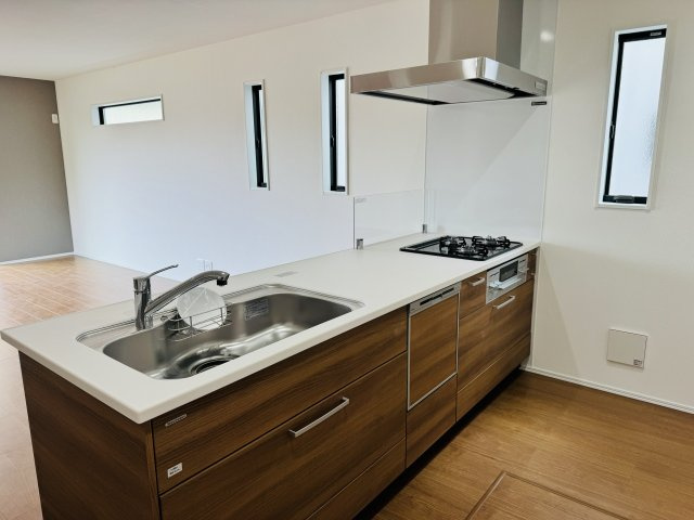 八王子市　上柚木　新築一戸建て　１期のキッチン|～食洗機付き　食事後の食器洗いはお任せ、家族でゆっくりとくつろげます～