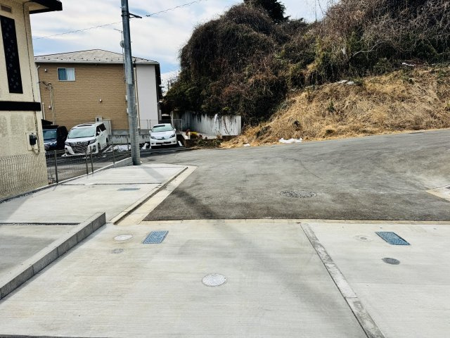 八王子市　上柚木　新築一戸建て　１期の前面道路含む現地写真|～南西6ｍ道路に面しています～