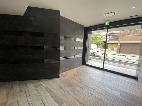 【エントランス】