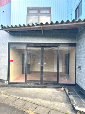 高島市新旭町針江ビルの外観