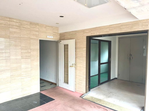 高島市新旭町針江ビルの内装|1階エントランス