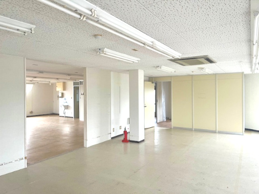 高島市新旭町針江ビルの内装|2階