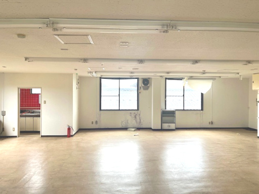 高島市新旭町針江ビルの内装|2階