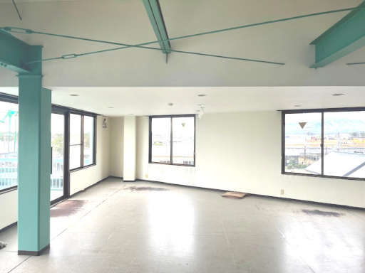 高島市新旭町針江ビルの内装|3階