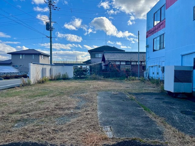 高島市新旭町針江ビルの駐車場|敷地内駐車場もしっかりした広さがあります。