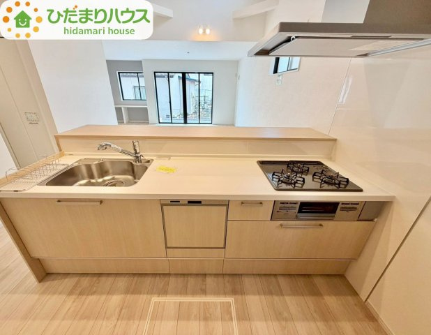 野田市山崎23期　新築戸建　1号棟のキッチン|リビングにいるご家族と会話が弾む♪カフェスタイルのオープンキッチンです♪