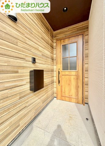 野田市山崎23期　新築戸建　1号棟の玄関|木の温もりを感じられる、可愛らしい印象の玄関♪