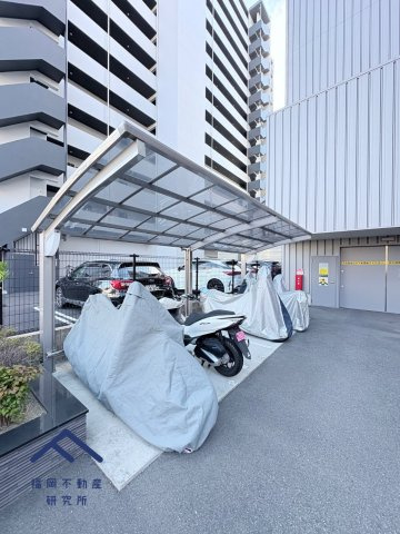 モントーレ東比恵クレアの駐輪場