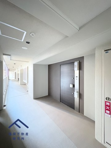 モントーレ東比恵クレアの玄関