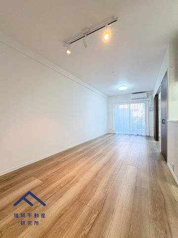 モントーレ東比恵クレアの居間・リビング