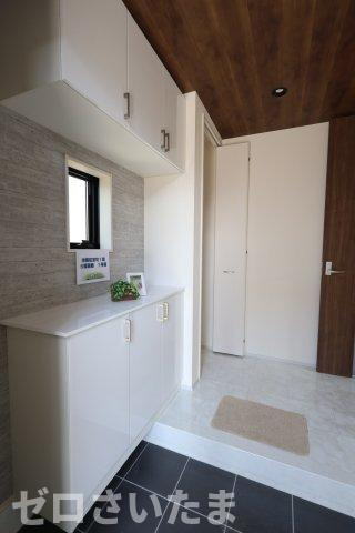 《仲介手数料無料》岩槻区東町１丁目9-29新築一戸建てリーブルガーデンの玄関