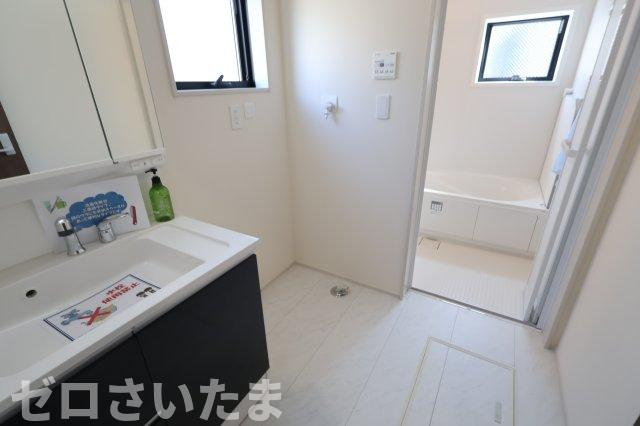 《仲介手数料無料》岩槻区東町１丁目9-29新築一戸建てリーブルガーデンのランドリースペース