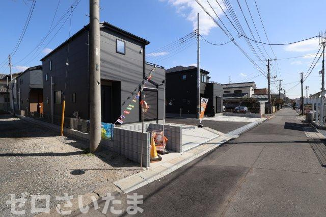 《仲介手数料無料》岩槻区東町１丁目9-29新築一戸建てリーブルガーデンの外観|南西角地で日当り良好です！