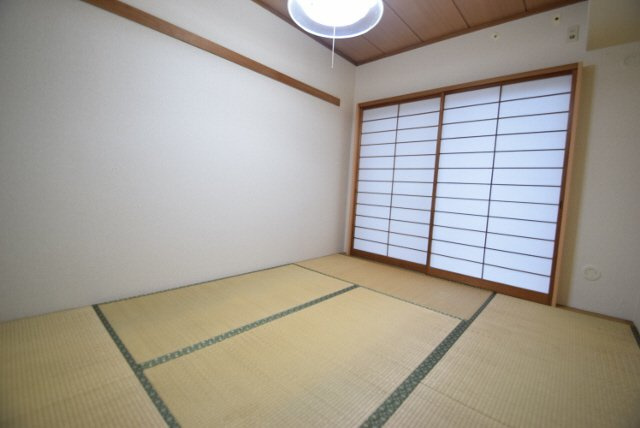 サンシティ西船の居間・リビング|和室6畳