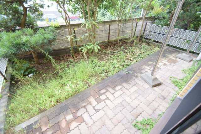 サンシティ西船の展望|１階は専用庭付きです。