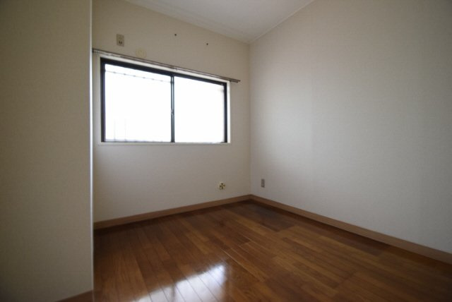 サンシティ西船の居間・リビング|北側洋室5帖