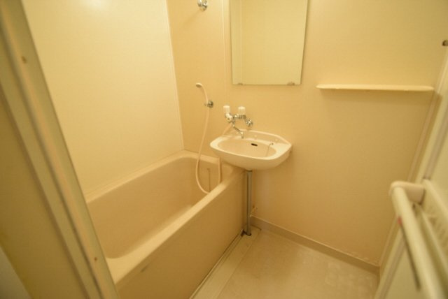 サンシティ西船の浴室|洗面台つき