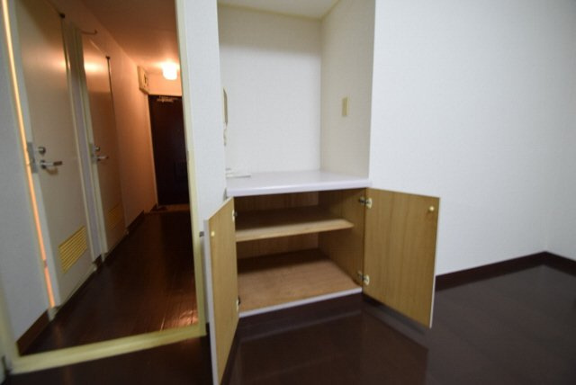 サンシティ西船の収納|リビングに収納棚あり