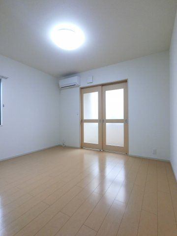 【設備】 | ＊居間・リビングの写真です。