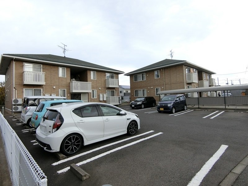 『コスモA・B』の駐車場