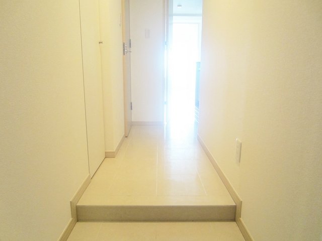 北区王子４丁目の賃貸マンションの玄関|シューズBOX付きのピカピカの玄関です☆