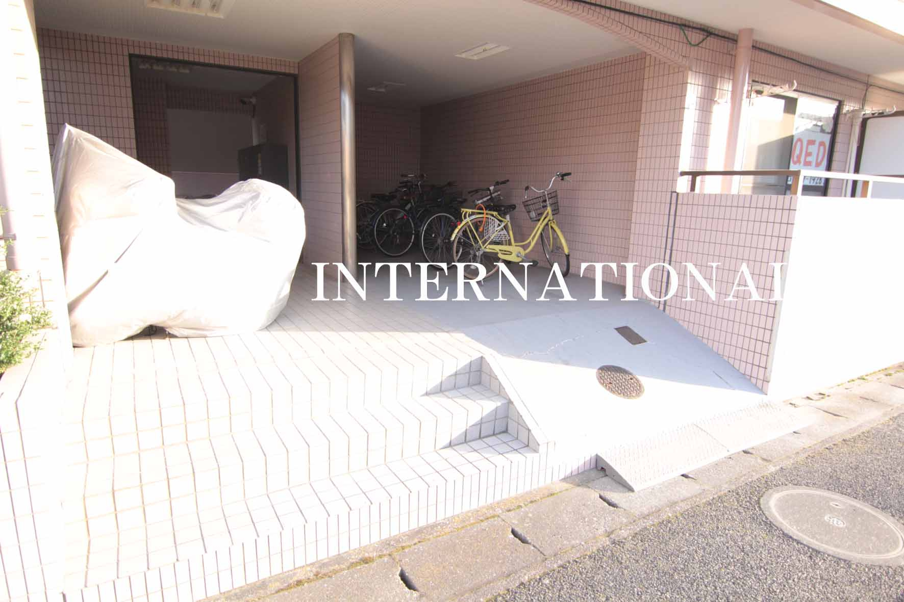 プチファミール のエントランス