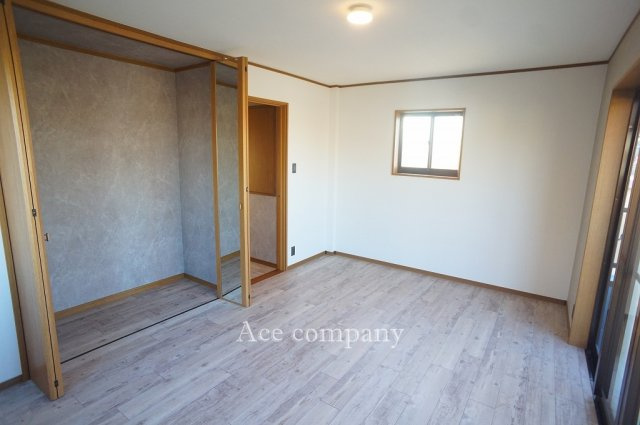 【内装】 | 平野区加美北8丁目 | 【2階：洋室5.2帖】