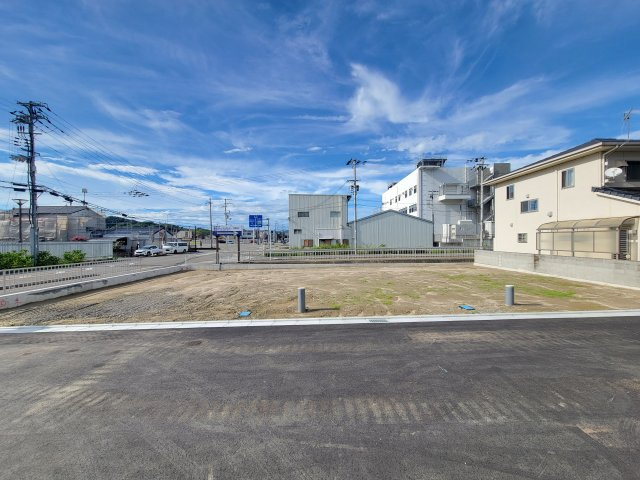 ライフフィールド岡崎前駅NTⅥのその他|【アフターサービスシステム】
■お引渡しから6か月／2年／5年／10年の4回の定期点検
■10年保証≪新築住宅瑕疵保険 JIOわが家の保険≫
■最長35年の地盤保証