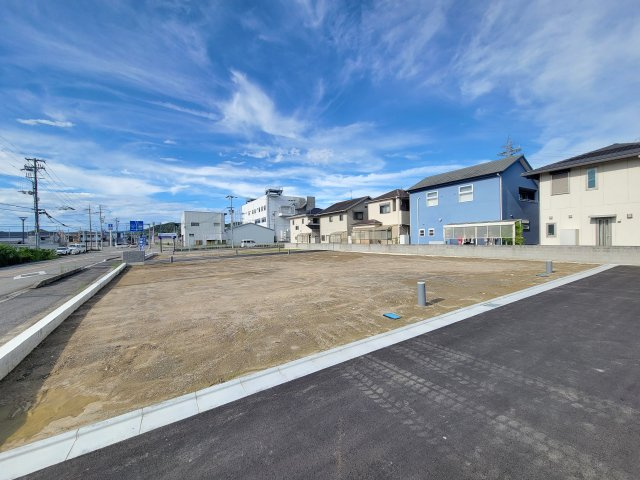 ライフフィールド岡崎前駅NTⅥのその他|制震ダンパー【Kダンパー】
「Kダンパー」は耐震と制震を兼ね備えており、2つの性能の相乗効果で地震から住まいを守ります。
耐震＝フレームの強さで地震に抵抗
制震＝揺れにブレーキをかけて吸収