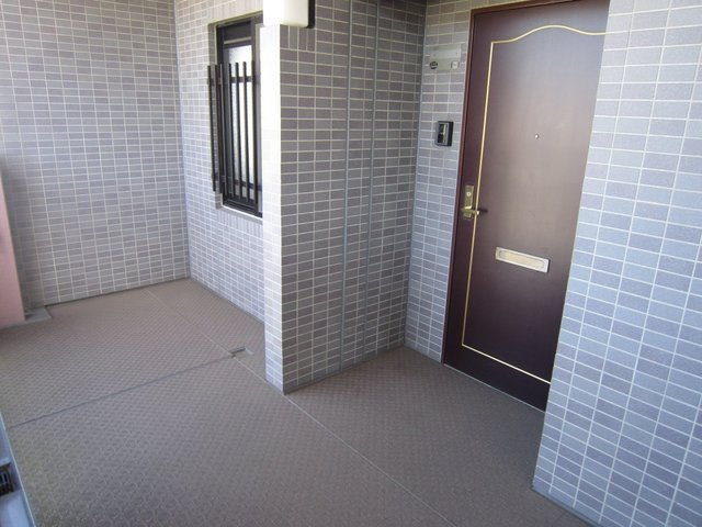 セシオン湘南の玄関|明るい玄関です