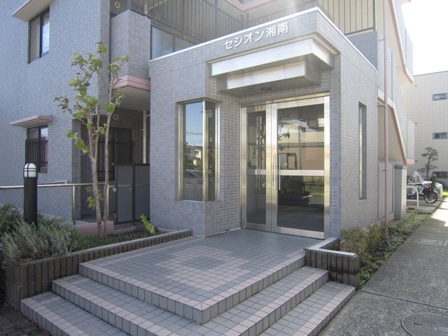 セシオン湘南のエントランス|建物の内部です