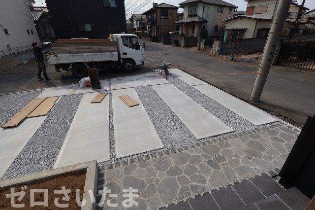 《仲介手数料無料》岩槻区美幸町2-13新築一戸建てリーブルガーデンの駐車場