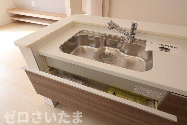 《仲介手数料無料》岩槻区美幸町2-13新築一戸建てリーブルガーデンのキッチン