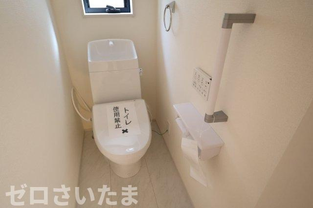 《仲介手数料無料》岩槻区美幸町2-13新築一戸建てリーブルガーデンのトイレ