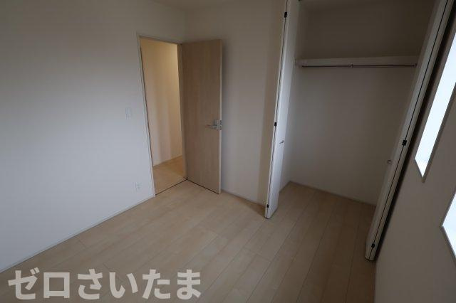 《仲介手数料無料》岩槻区美幸町2-13新築一戸建てリーブルガーデンの洋室