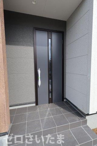 《仲介手数料無料》岩槻区美幸町2-13新築一戸建てリーブルガーデンの玄関