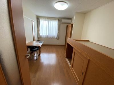 【寝室】 | レオパレスＮａｋａｎｏｈａｒａ | 開放的な寝室です