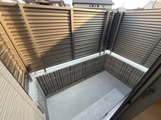 （仮称）柏市篠籠田　新築アパートのバルコニー