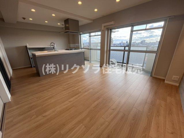 シティハイツ古川橋の居間・リビング|LDK13.0帖
■物件内覧・資金計画相談・住宅ローン相談、リフォーム相談、お問合せ受付中■
※当日・翌日のご内覧、ご相談はお電話でのお問合せがスムーズです！