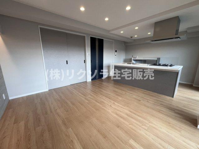 シティハイツ古川橋の居間・リビング|LDK13.0帖
■物件内覧・資金計画相談・住宅ローン相談、リフォーム相談、お問合せ受付中■
※当日・翌日のご内覧、ご相談はお電話でのお問合せがスムーズです！