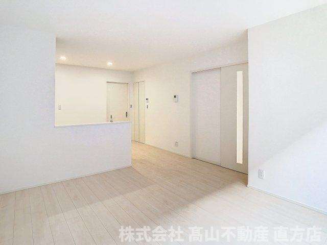 レイクサイド植木 D棟の居間・リビング