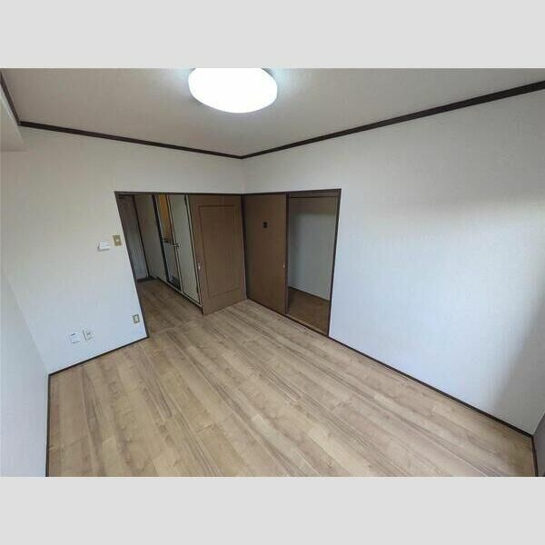 トーシンハイツ堀江の寝室