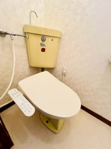 白川台5丁目貸家のトイレ