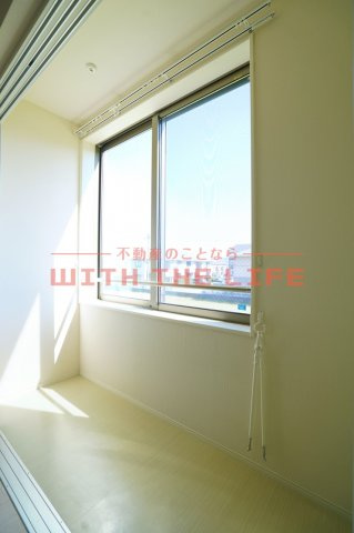 ラフィーネA【10,000円キャッシュバック対象物件】のバルコニー|サンルームです