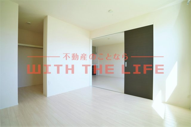 ラフィーネA【10,000円キャッシュバック対象物件】の寝室|ゆとりの広さです