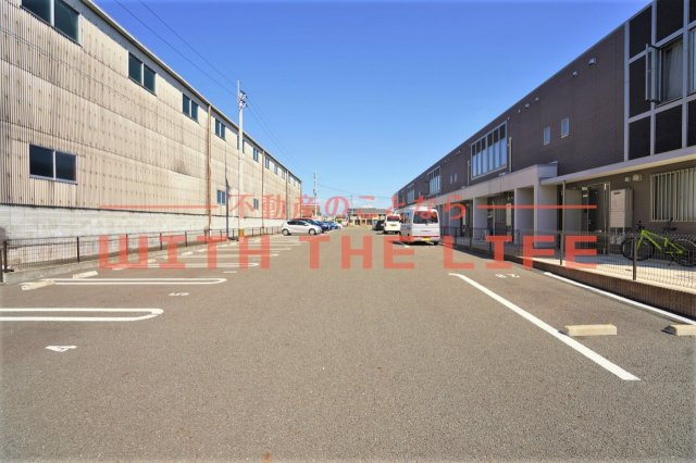 ラフィーネA【10,000円キャッシュバック対象物件】の駐車場|駐車場に車を止められます